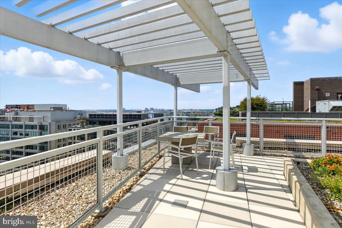 1025 1ST ST SE #612, WASHINGTON, District Of Columbia 20003, 2 Bedrooms Bedrooms, 4 Rooms Rooms,2 BathroomsBathrooms,Residential,For sale,1025 1ST ST SE #612,DCDC2217088 MLS # DCDC2217088