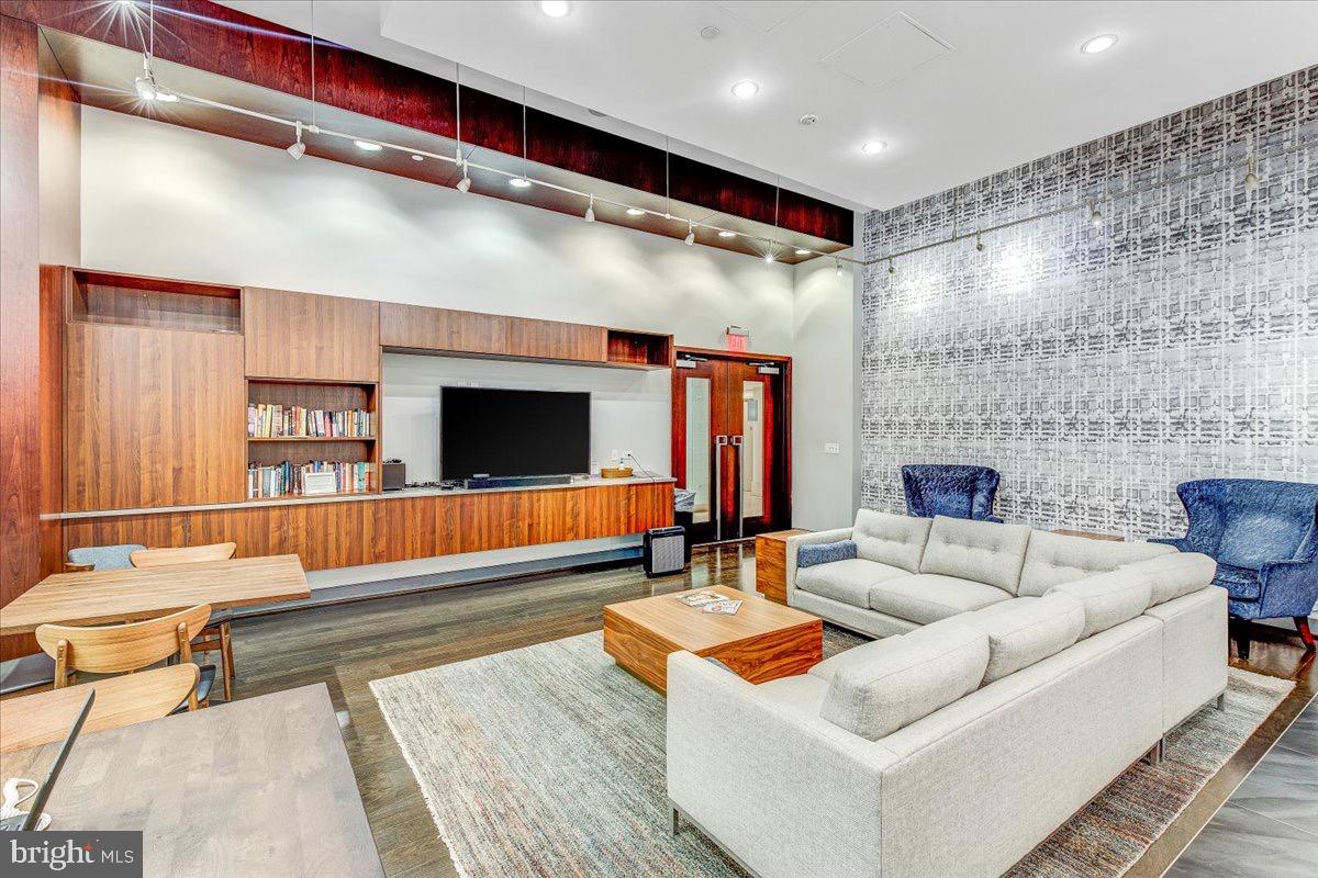 1025 1ST ST SE #612, WASHINGTON, District Of Columbia 20003, 2 Bedrooms Bedrooms, 4 Rooms Rooms,2 BathroomsBathrooms,Residential,For sale,1025 1ST ST SE #612,DCDC2217088 MLS # DCDC2217088