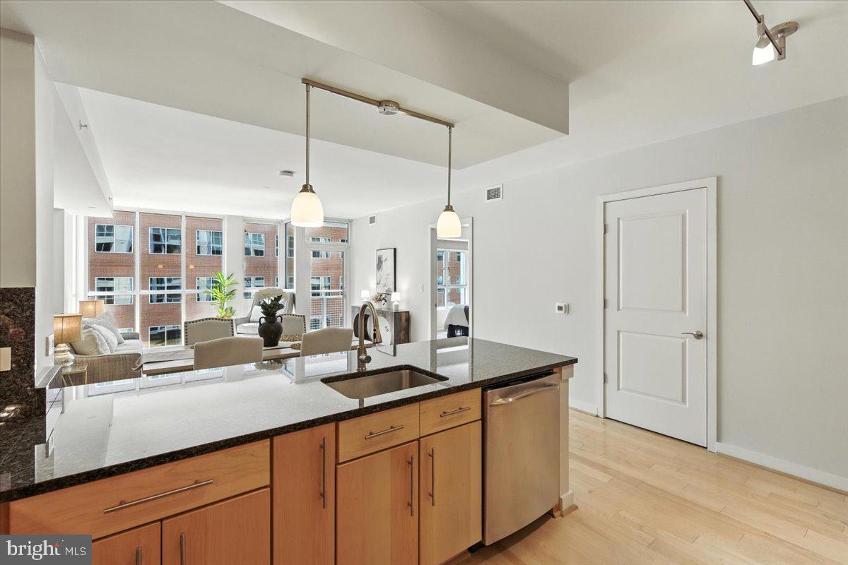 1025 1ST ST SE #612, WASHINGTON, District Of Columbia 20003, 2 Bedrooms Bedrooms, 4 Rooms Rooms,2 BathroomsBathrooms,Residential,For sale,1025 1ST ST SE #612,DCDC2217088 MLS # DCDC2217088