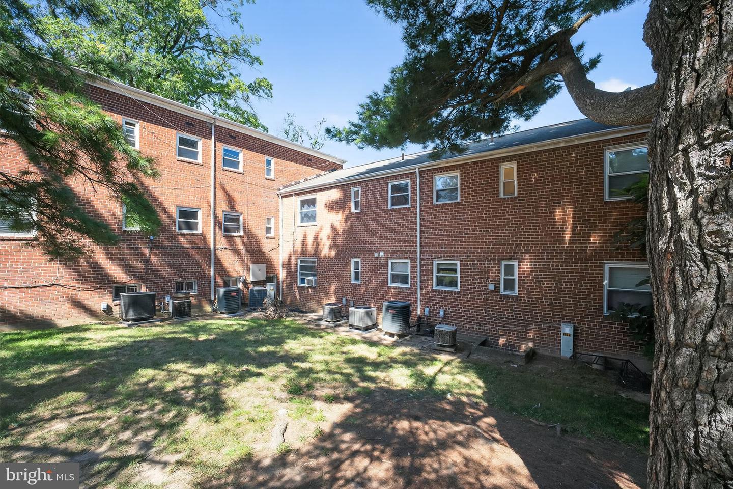 3065 PATRICK HENRY DR #102, FALLS CHURCH, Virginia 22044, 1 Bedroom Bedrooms, ,1 BathroomBathrooms,Residential,For sale,3065 PATRICK HENRY DR #102,VAFX2264512 MLS # VAFX2264512