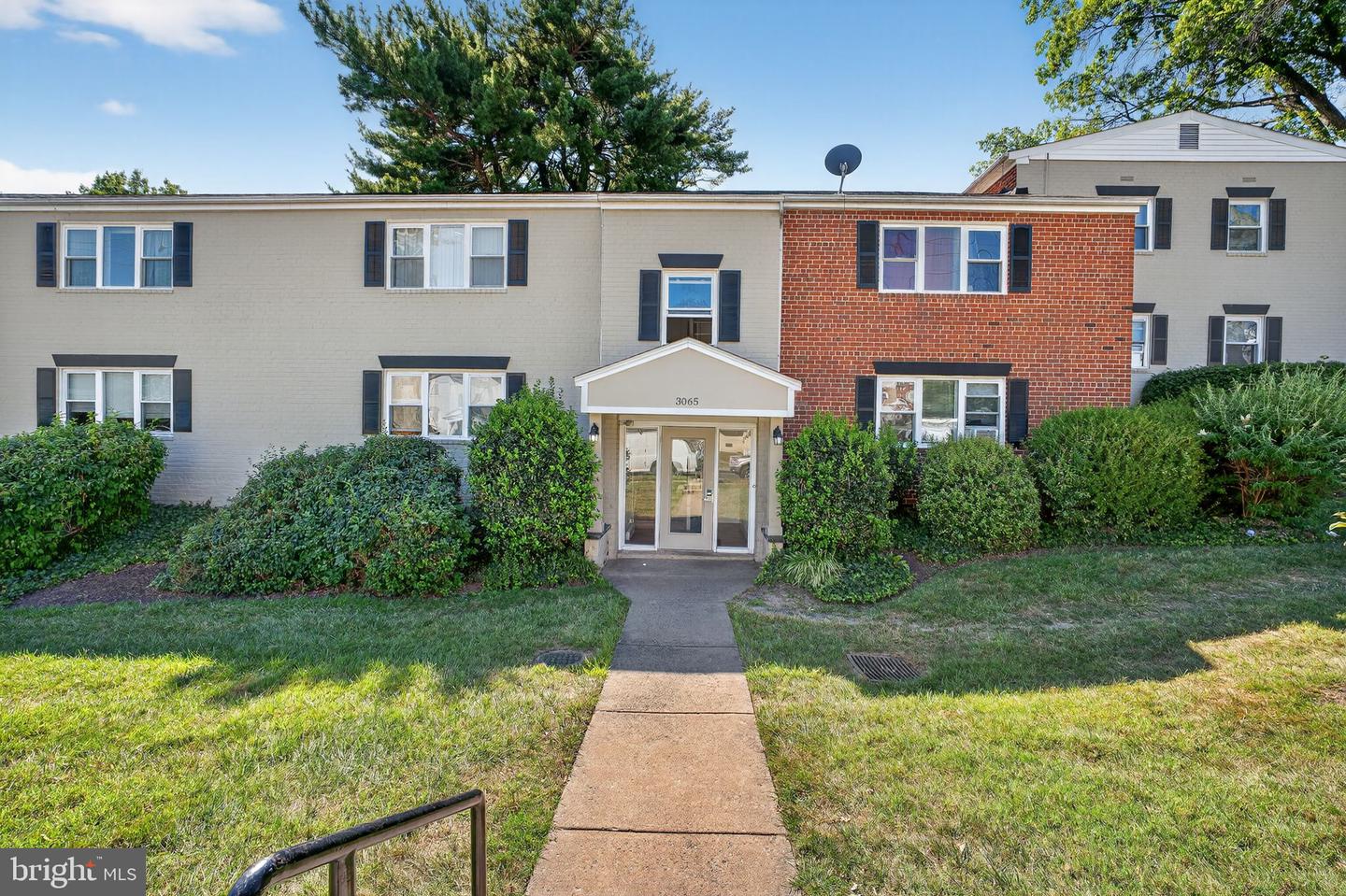 3065 PATRICK HENRY DR #102, FALLS CHURCH, Virginia 22044, 1 Bedroom Bedrooms, ,1 BathroomBathrooms,Residential,For sale,3065 PATRICK HENRY DR #102,VAFX2264512 MLS # VAFX2264512