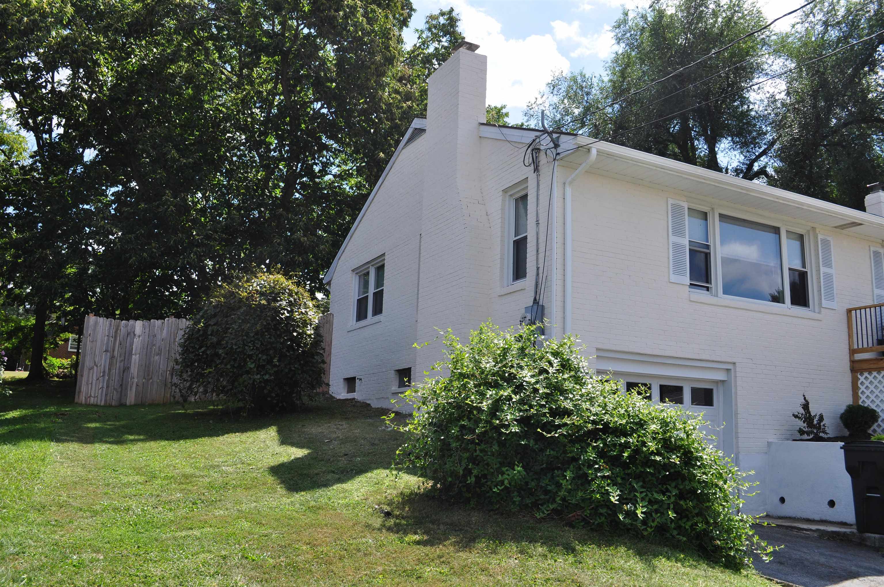 204 BURNLEY DR, STAUNTON, Virginia 24401, 3 Bedrooms Bedrooms, ,2 BathroomsBathrooms,Residential,204 BURNLEY DR,667007 MLS # 667007