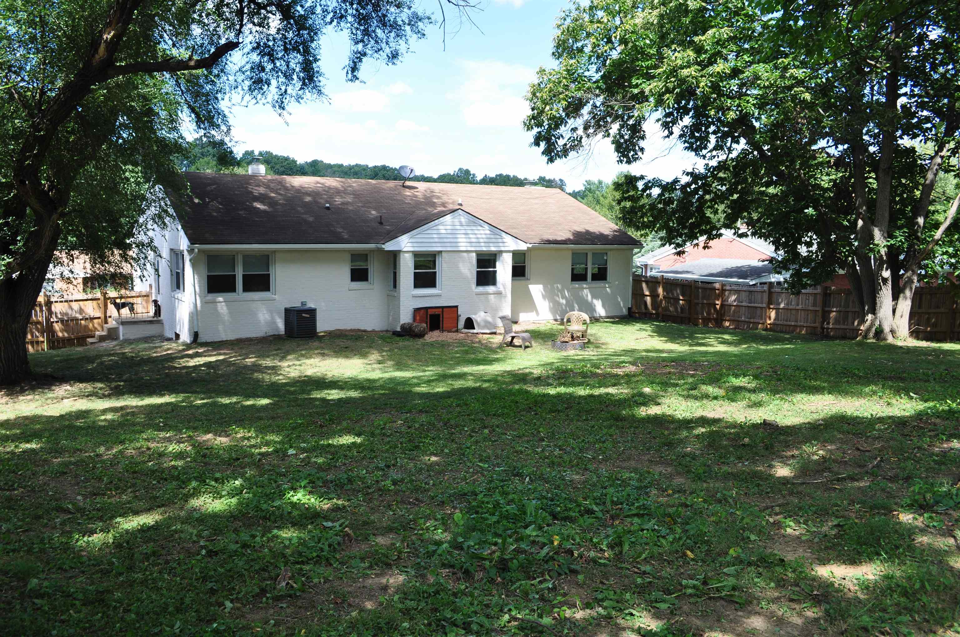 204 BURNLEY DR, STAUNTON, Virginia 24401, 3 Bedrooms Bedrooms, ,2 BathroomsBathrooms,Residential,204 BURNLEY DR,667007 MLS # 667007