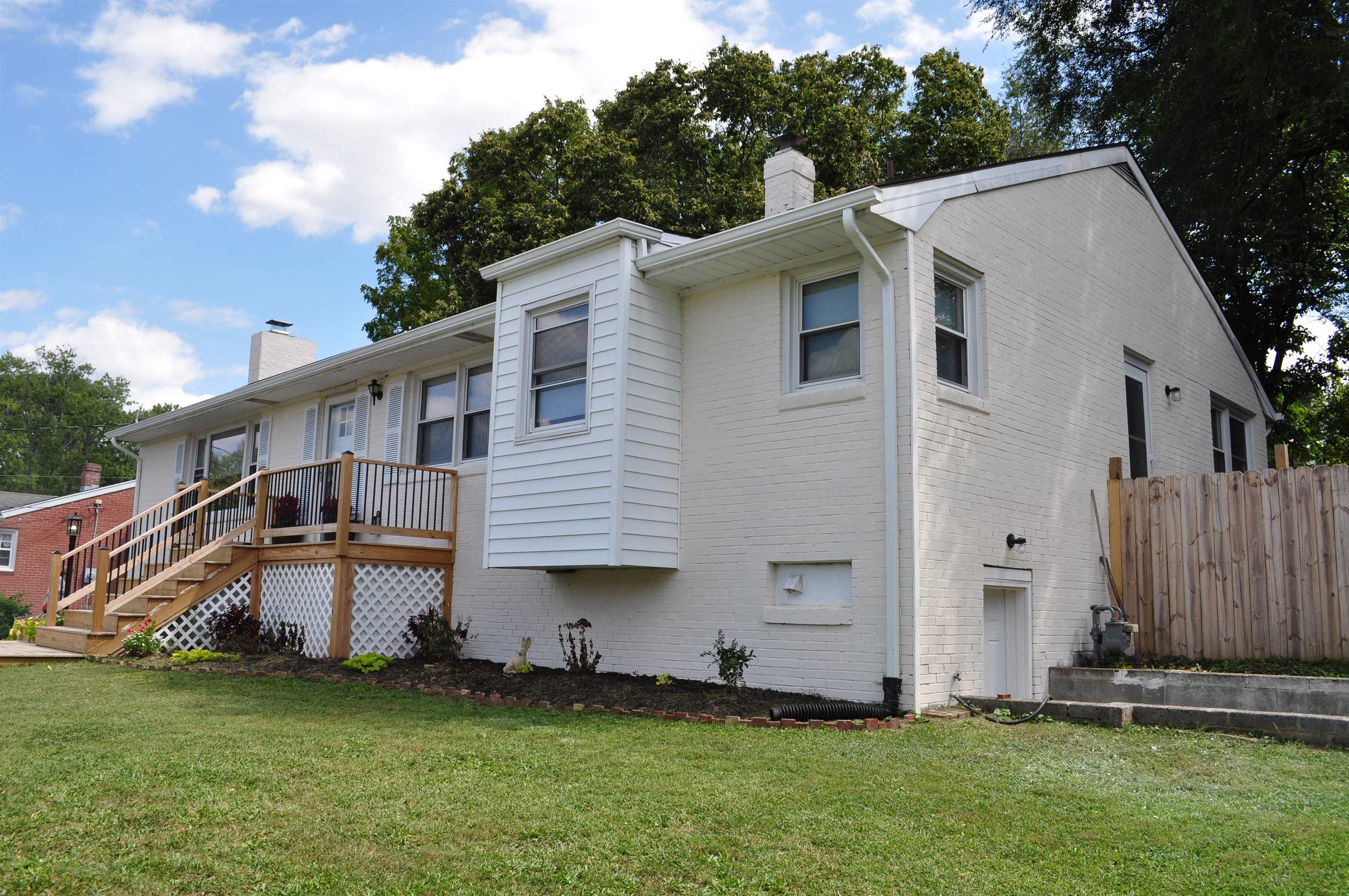 204 BURNLEY DR, STAUNTON, Virginia 24401, 3 Bedrooms Bedrooms, ,2 BathroomsBathrooms,Residential,204 BURNLEY DR,667007 MLS # 667007