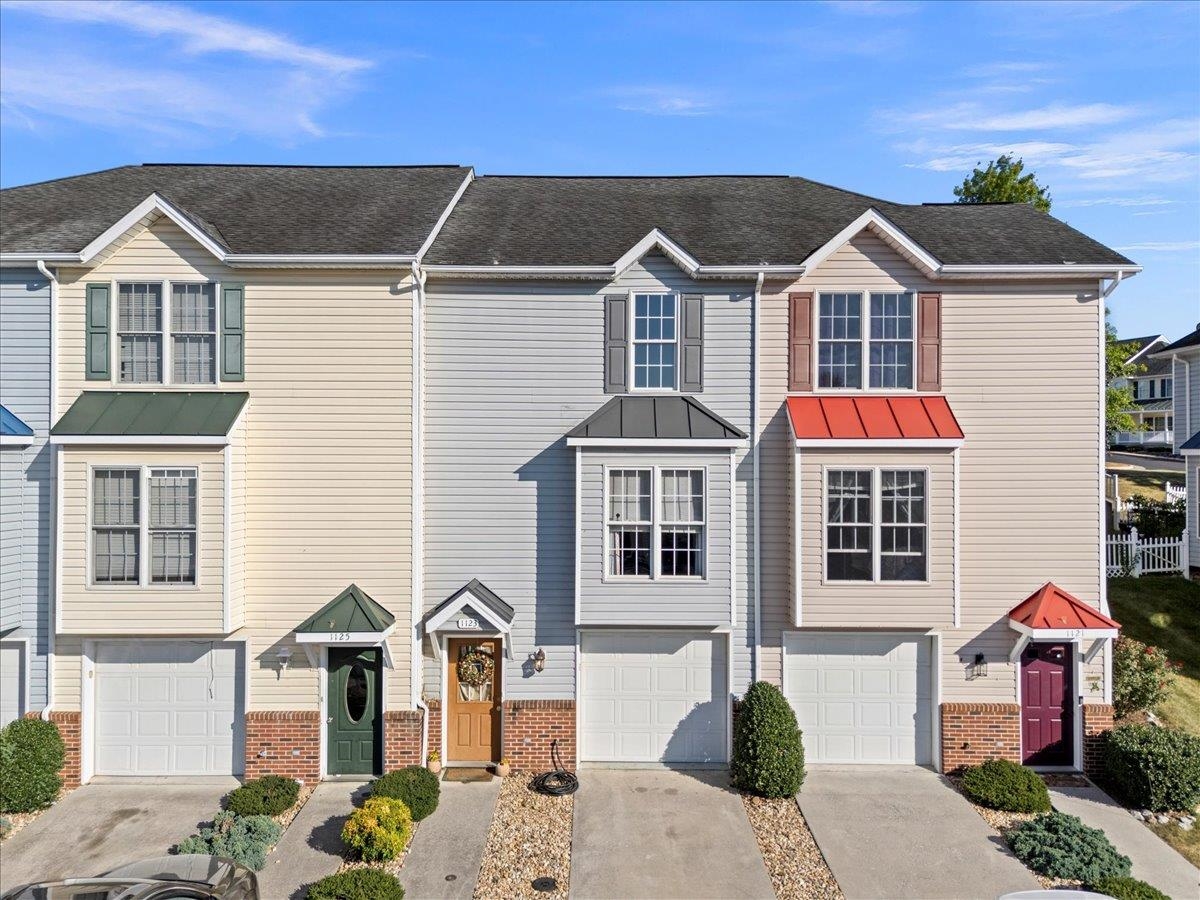1123 PATRICK HENRY PL, HARRISONBURG, Virginia 22802, 3 Bedrooms Bedrooms, ,1 BathroomBathrooms,Residential,1123 PATRICK HENRY PL,668542 MLS # 668542