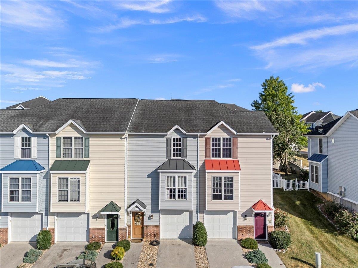 1123 PATRICK HENRY PL, HARRISONBURG, Virginia 22802, 3 Bedrooms Bedrooms, ,1 BathroomBathrooms,Residential,1123 PATRICK HENRY PL,668542 MLS # 668542