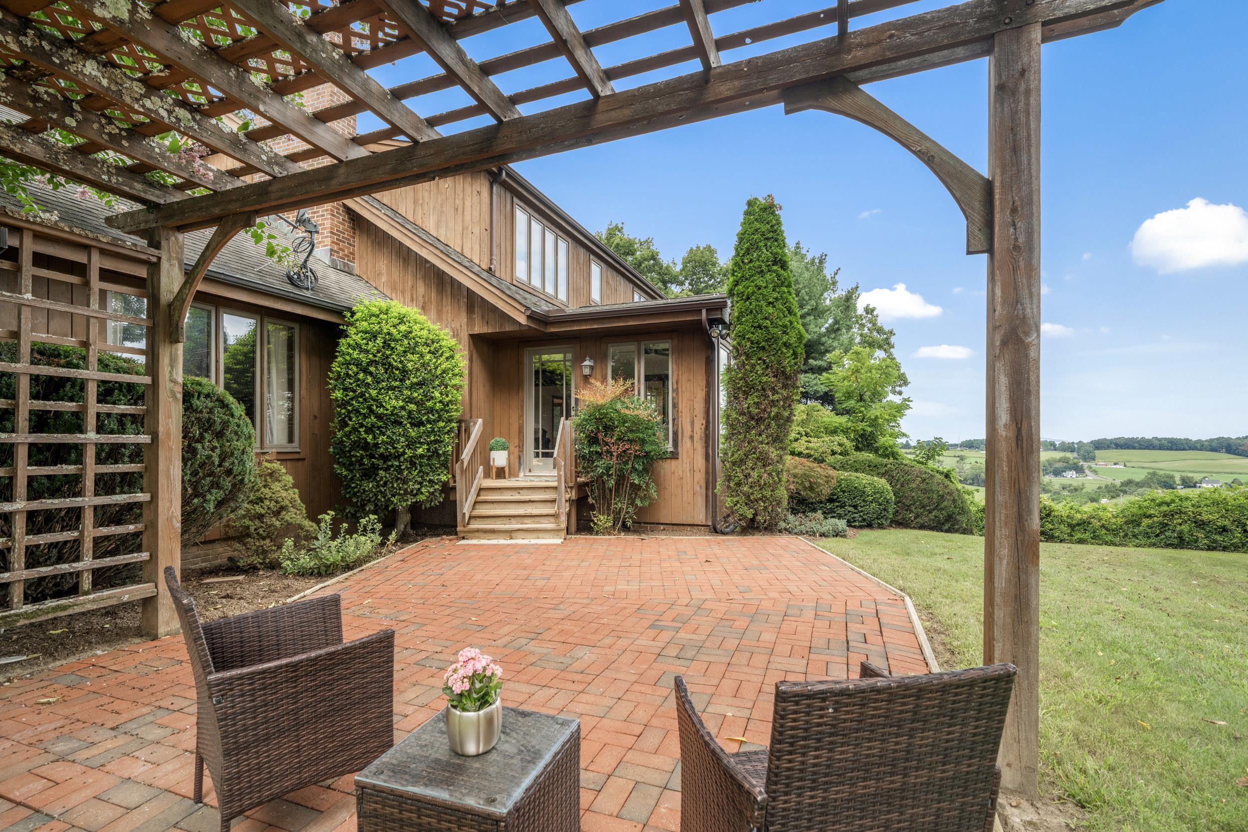 78 CEDAR CREEK LN, FORT DEFIANCE, Virginia 24437, 4 Bedrooms Bedrooms, ,3 BathroomsBathrooms,Residential,78 CEDAR CREEK LN,668543 MLS # 668543