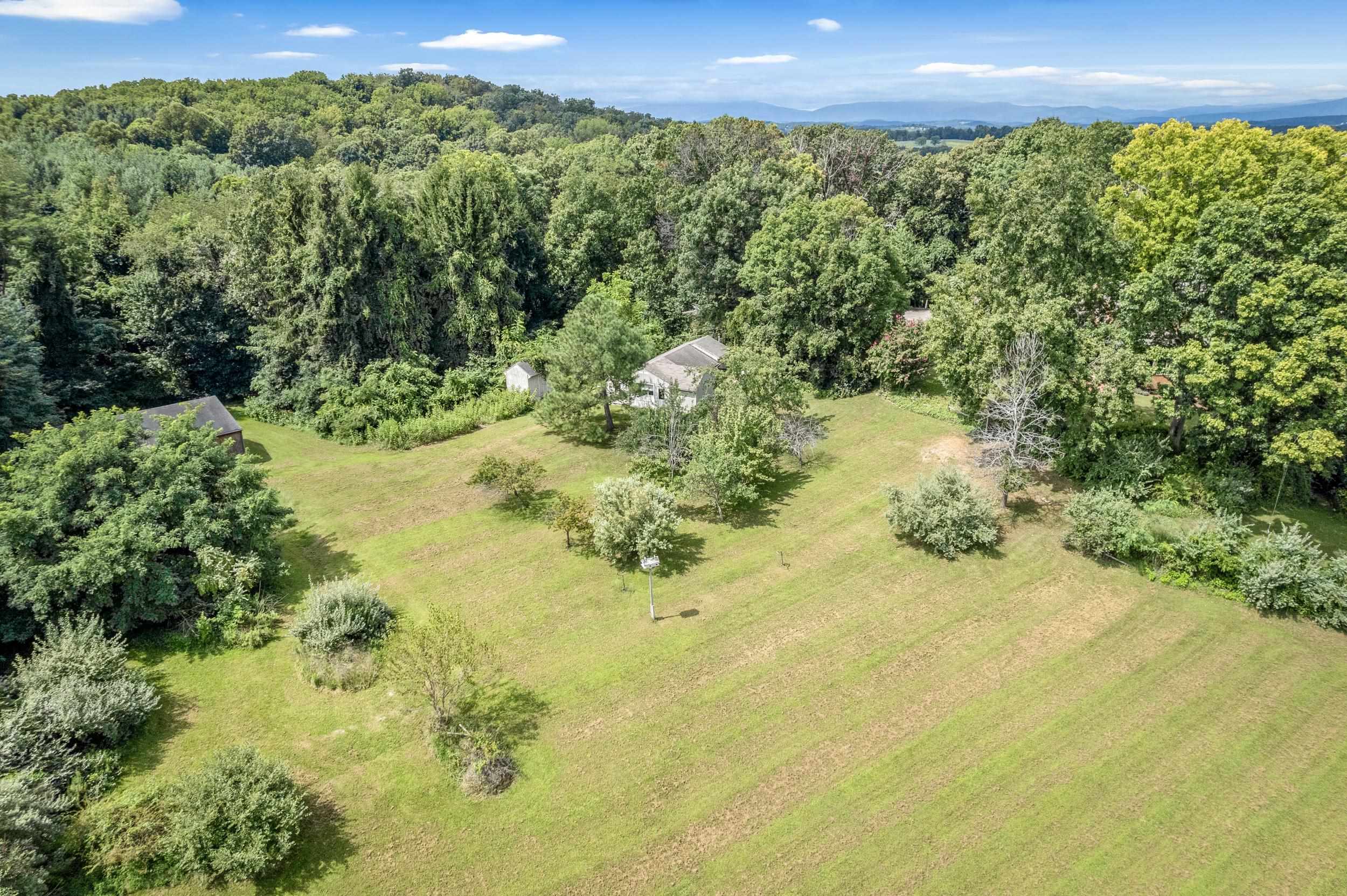 78 CEDAR CREEK LN, FORT DEFIANCE, Virginia 24437, 4 Bedrooms Bedrooms, ,3 BathroomsBathrooms,Residential,78 CEDAR CREEK LN,668543 MLS # 668543