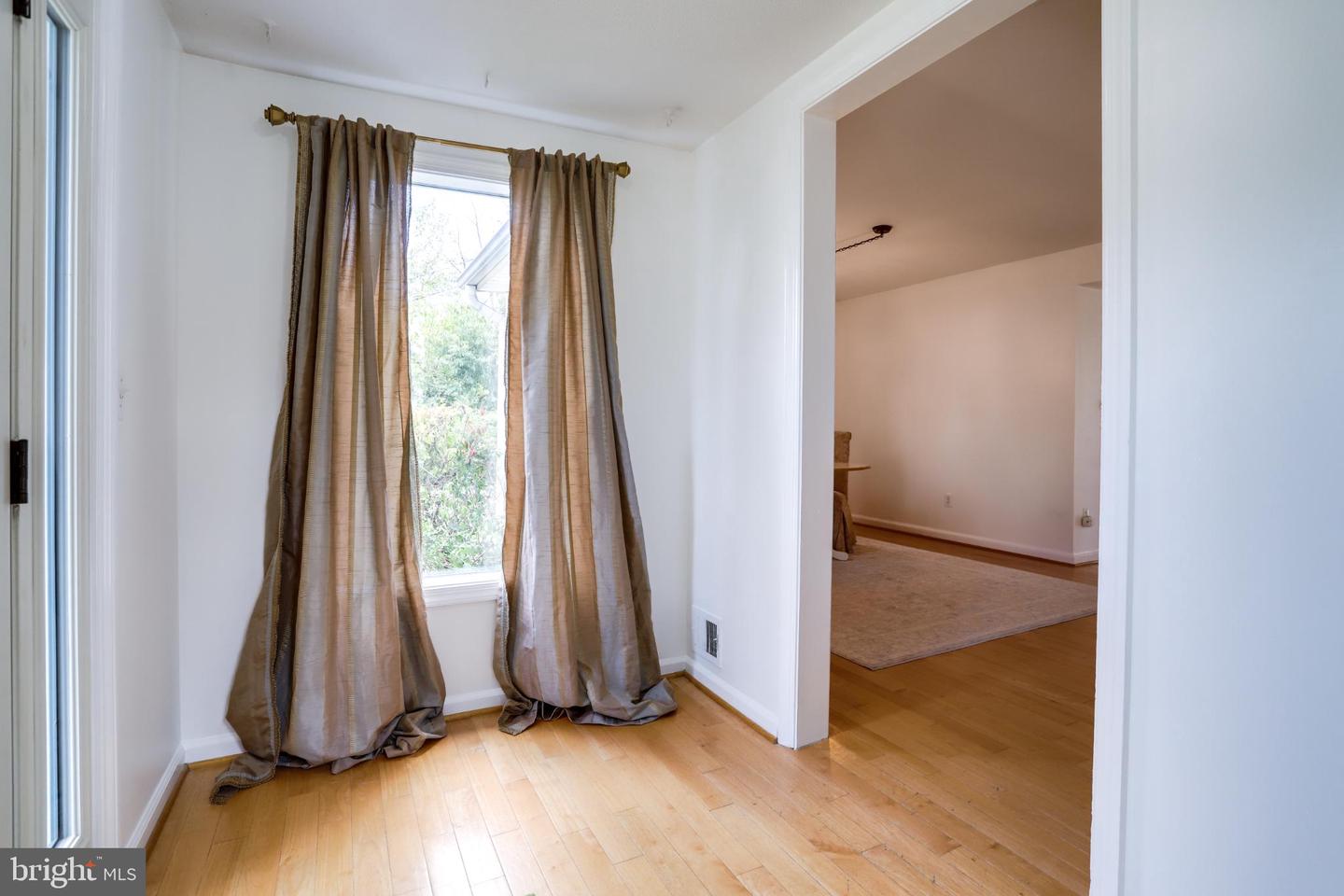 6115 BANGOR DR, ALEXANDRIA, Virginia 22303, 4 Bedrooms Bedrooms, 10 Rooms Rooms,2 BathroomsBathrooms,Residential,For sale,6115 BANGOR DR,VAFX2259846 MLS # VAFX2259846