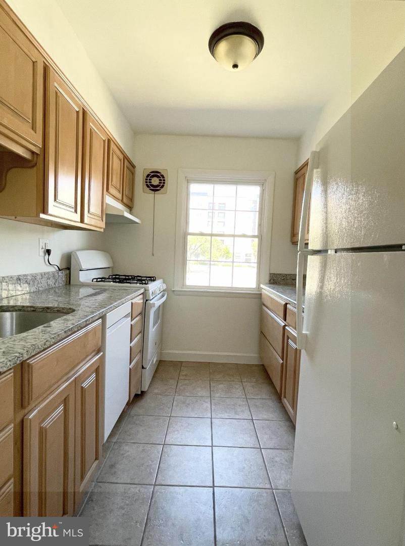 9495 FAIRFAX BLVD #204, FAIRFAX, Virginia 22031, 1 Bedroom Bedrooms, 2 Rooms Rooms,1 BathroomBathrooms,Residential,For sale,9495 FAIRFAX BLVD #204,VAFC2006864 MLS # VAFC2006864
