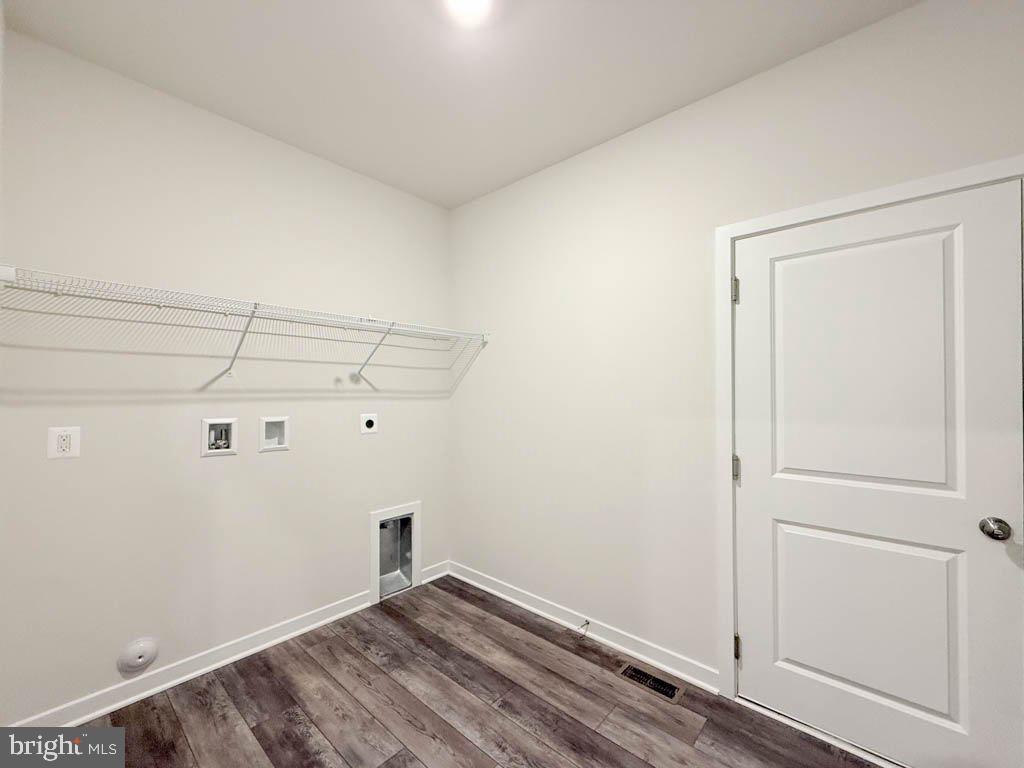 9213 MOLDOVA RD, CHESTERFIELD, Virginia 23832, 5 Bedrooms Bedrooms, 10 Rooms Rooms,4 BathroomsBathrooms,Residential,For sale,9213 MOLDOVA RD,VACF2001258 MLS # VACF2001258