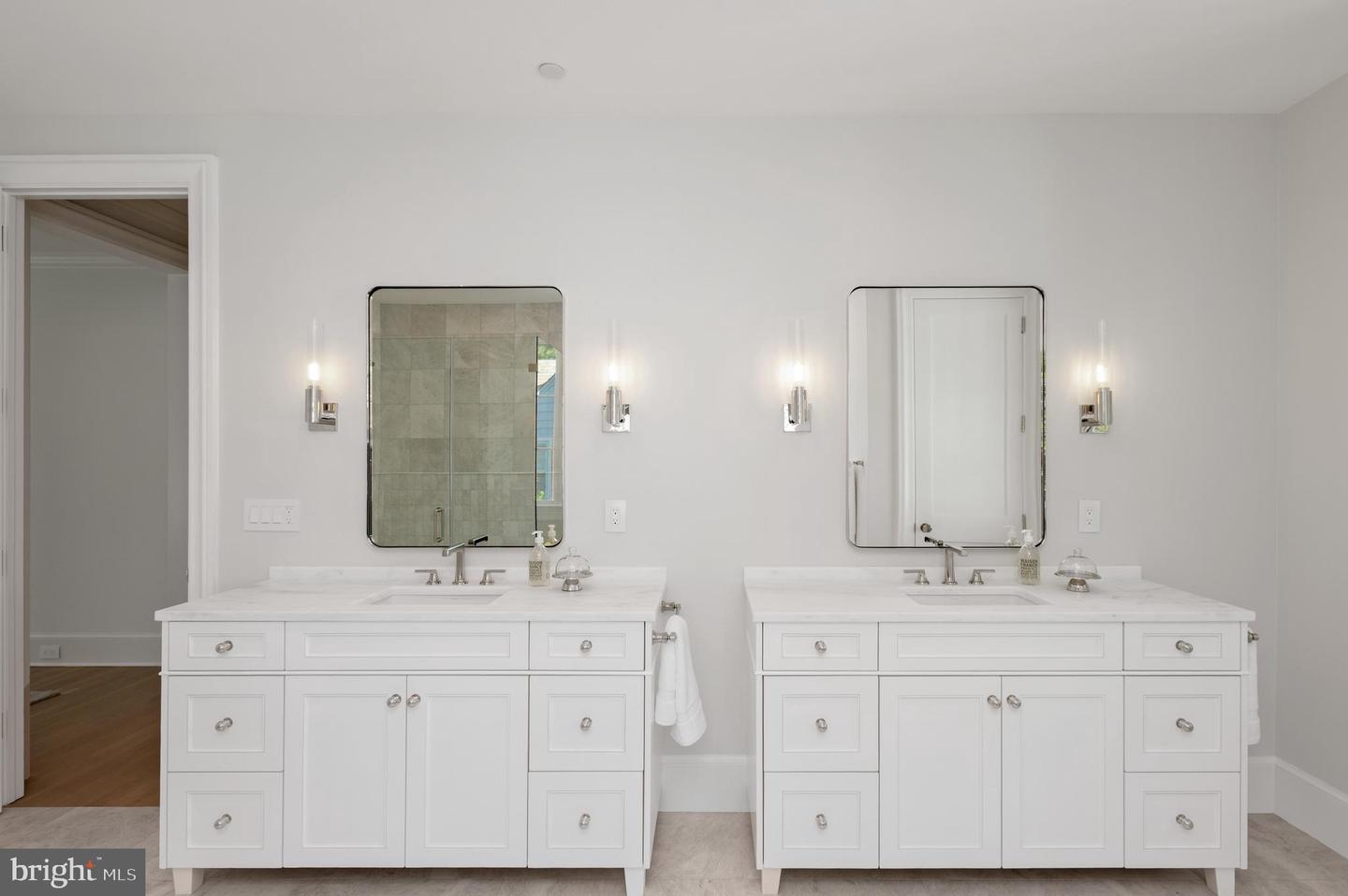 4200 49TH ST NW, WASHINGTON, District Of Columbia 20016, 5 Bedrooms Bedrooms, ,5 BathroomsBathrooms,Residential,For sale,4200 49TH ST NW,DCDC2217612 MLS # DCDC2217612