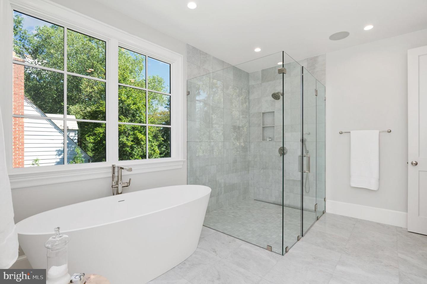 4200 49TH ST NW, WASHINGTON, District Of Columbia 20016, 5 Bedrooms Bedrooms, ,5 BathroomsBathrooms,Residential,For sale,4200 49TH ST NW,DCDC2217612 MLS # DCDC2217612