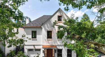 4200 49TH ST NW, WASHINGTON, District Of Columbia 20016, 5 Bedrooms Bedrooms, ,5 BathroomsBathrooms,Residential,For sale,4200 49TH ST NW,DCDC2217612 MLS # DCDC2217612
