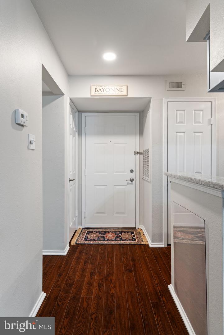 3311 WYNDHAM CIR #1199, ALEXANDRIA, Virginia 22302, 1 Bedroom Bedrooms, ,1 BathroomBathrooms,Residential,For sale,3311 WYNDHAM CIR #1199,VAAX2049252 MLS # VAAX2049252