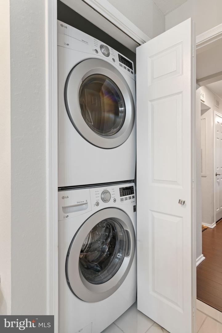 3311 WYNDHAM CIR #1199, ALEXANDRIA, Virginia 22302, 1 Bedroom Bedrooms, ,1 BathroomBathrooms,Residential,For sale,3311 WYNDHAM CIR #1199,VAAX2049252 MLS # VAAX2049252