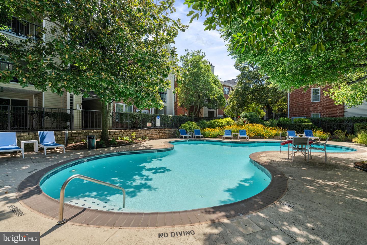 3311 WYNDHAM CIR #1199, ALEXANDRIA, Virginia 22302, 1 Bedroom Bedrooms, ,1 BathroomBathrooms,Residential,For sale,3311 WYNDHAM CIR #1199,VAAX2049252 MLS # VAAX2049252