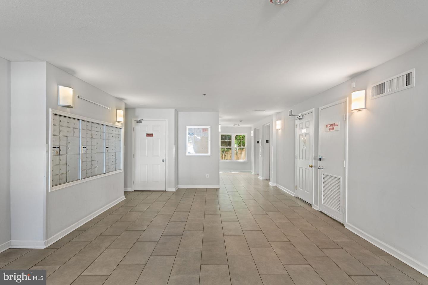 3311 WYNDHAM CIR #1199, ALEXANDRIA, Virginia 22302, 1 Bedroom Bedrooms, ,1 BathroomBathrooms,Residential,For sale,3311 WYNDHAM CIR #1199,VAAX2049252 MLS # VAAX2049252
