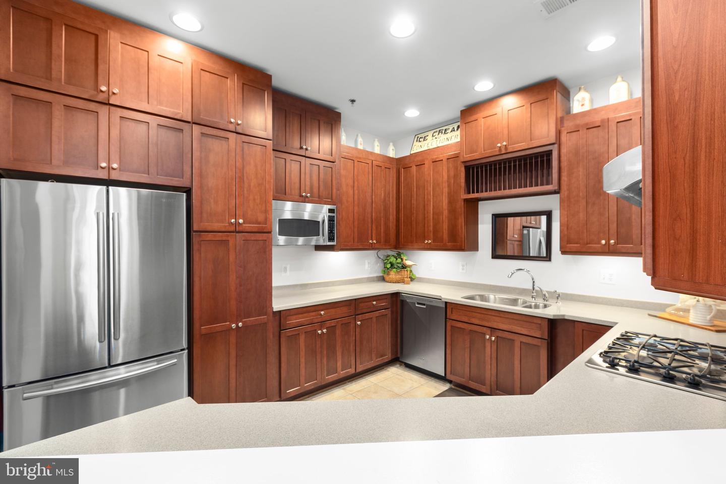 830 BELMONT BAY DR #206, WOODBRIDGE, Virginia 22191, 2 Bedrooms Bedrooms, ,2 BathroomsBathrooms,Residential,For sale,830 BELMONT BAY DR #206,VAPW2103126 MLS # VAPW2103126