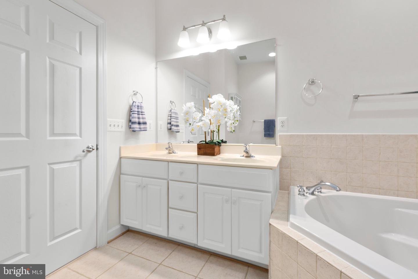 830 BELMONT BAY DR #206, WOODBRIDGE, Virginia 22191, 2 Bedrooms Bedrooms, ,2 BathroomsBathrooms,Residential,For sale,830 BELMONT BAY DR #206,VAPW2103126 MLS # VAPW2103126