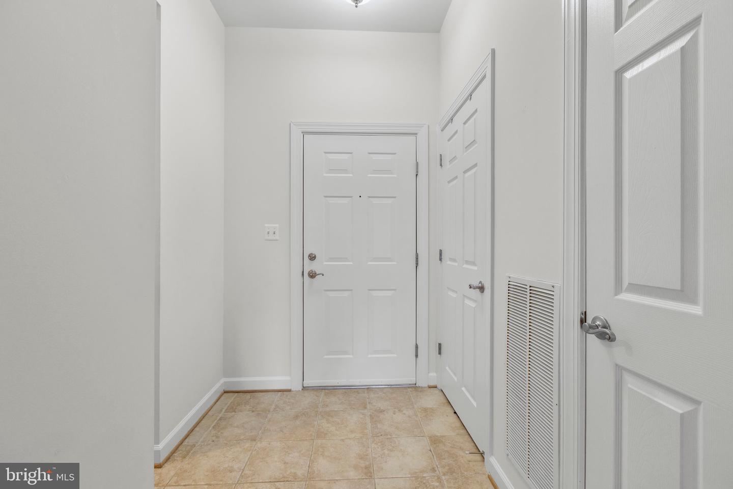 830 BELMONT BAY DR #206, WOODBRIDGE, Virginia 22191, 2 Bedrooms Bedrooms, ,2 BathroomsBathrooms,Residential,For sale,830 BELMONT BAY DR #206,VAPW2103126 MLS # VAPW2103126