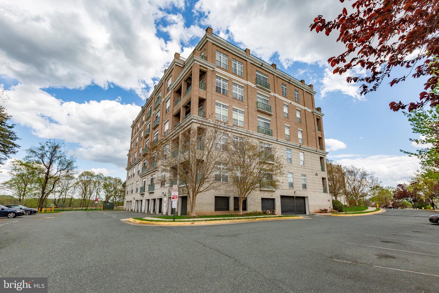 830 BELMONT BAY DR #206, WOODBRIDGE, Virginia 22191, 2 Bedrooms Bedrooms, ,2 BathroomsBathrooms,Residential,For sale,830 BELMONT BAY DR #206,VAPW2103126 MLS # VAPW2103126