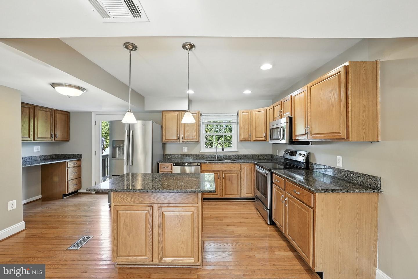 13390 NATIONVILLE LN, WOODBRIDGE, Virginia 22193, 4 Bedrooms Bedrooms, ,3 BathroomsBathrooms,Residential,For sale,13390 NATIONVILLE LN,VAPW2103162 MLS # VAPW2103162