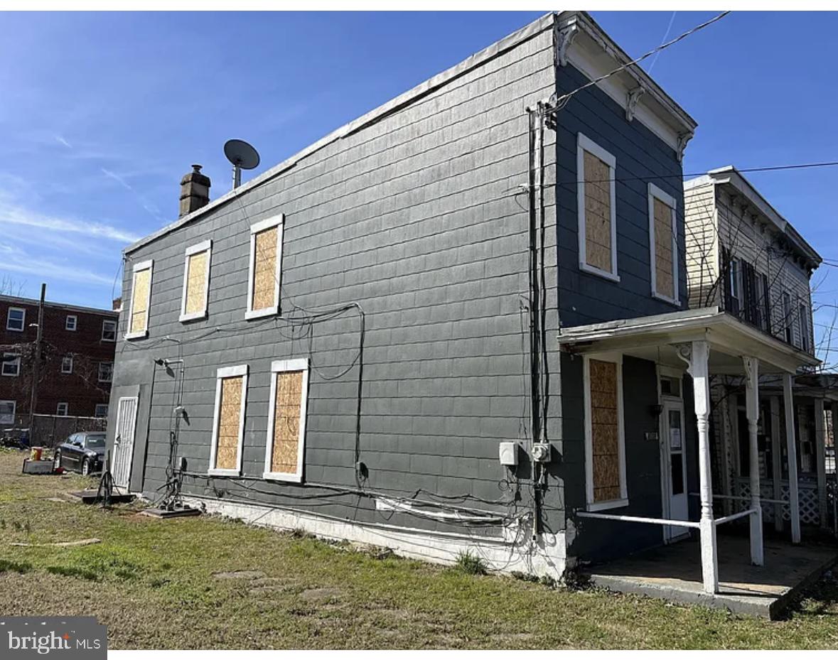 2109 FAIRLAWN AVE SE, WASHINGTON, District Of Columbia 20020, 2 Bedrooms Bedrooms, ,1 BathroomBathrooms,Residential,For sale,2109 FAIRLAWN AVE SE,DCDC2220164 MLS # DCDC2220164
