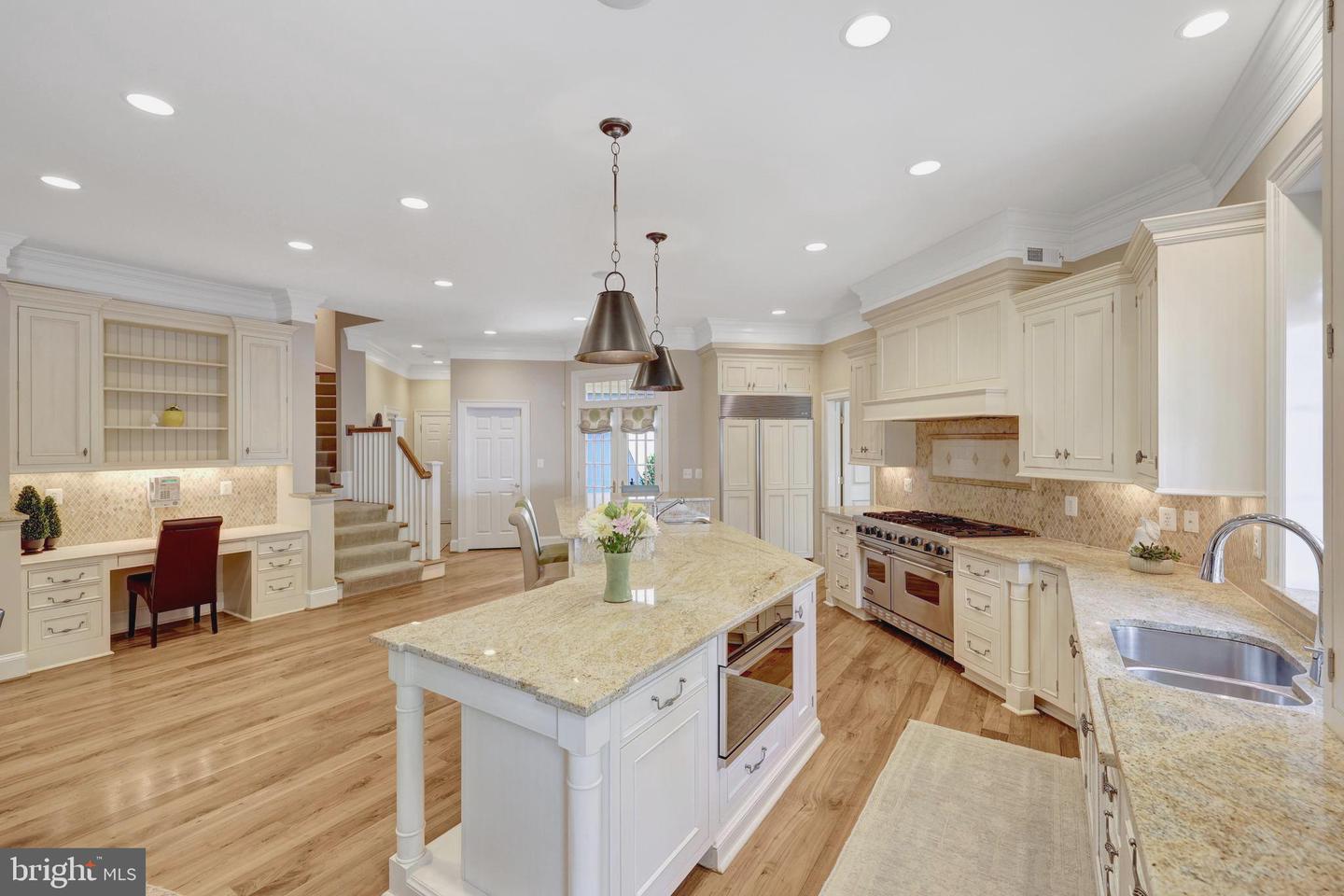 870 ALVERMAR RIDGE DR, MCLEAN, Virginia 22102, 7 Bedrooms Bedrooms, ,7 BathroomsBathrooms,Residential,For sale,870 ALVERMAR RIDGE DR,VAFX2248972 MLS # VAFX2248972
