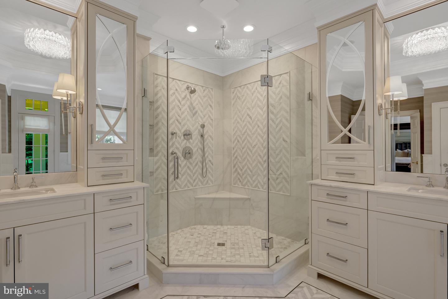 870 ALVERMAR RIDGE DR, MCLEAN, Virginia 22102, 7 Bedrooms Bedrooms, ,7 BathroomsBathrooms,Residential,For sale,870 ALVERMAR RIDGE DR,VAFX2248972 MLS # VAFX2248972
