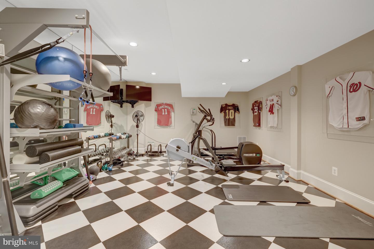 870 ALVERMAR RIDGE DR, MCLEAN, Virginia 22102, 7 Bedrooms Bedrooms, ,7 BathroomsBathrooms,Residential,For sale,870 ALVERMAR RIDGE DR,VAFX2248972 MLS # VAFX2248972