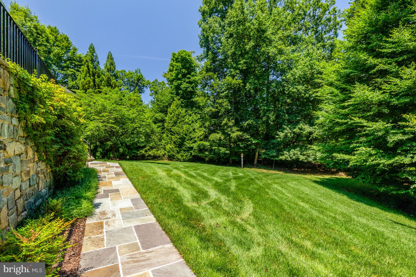 870 ALVERMAR RIDGE DR, MCLEAN, Virginia 22102, 7 Bedrooms Bedrooms, ,7 BathroomsBathrooms,Residential,For sale,870 ALVERMAR RIDGE DR,VAFX2248972 MLS # VAFX2248972