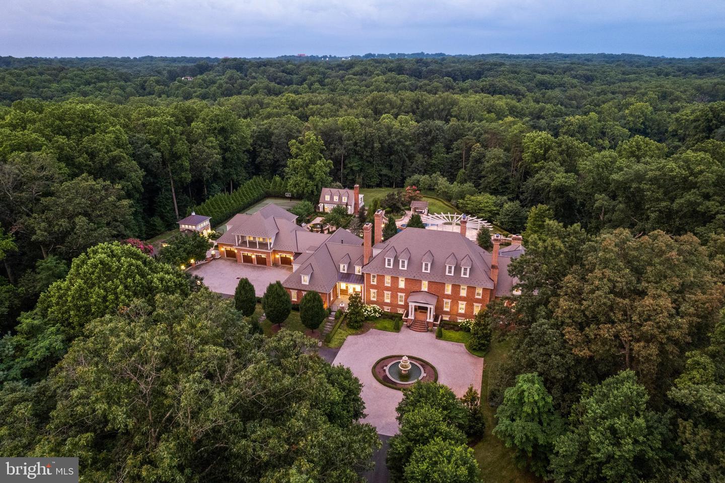 11100 KINGS CAVALIER CT, OAKTON, Virginia 22124, 6 Bedrooms Bedrooms, ,9 BathroomsBathrooms,Residential,For sale,11100 KINGS CAVALIER CT,VAFX2254638 MLS # VAFX2254638
