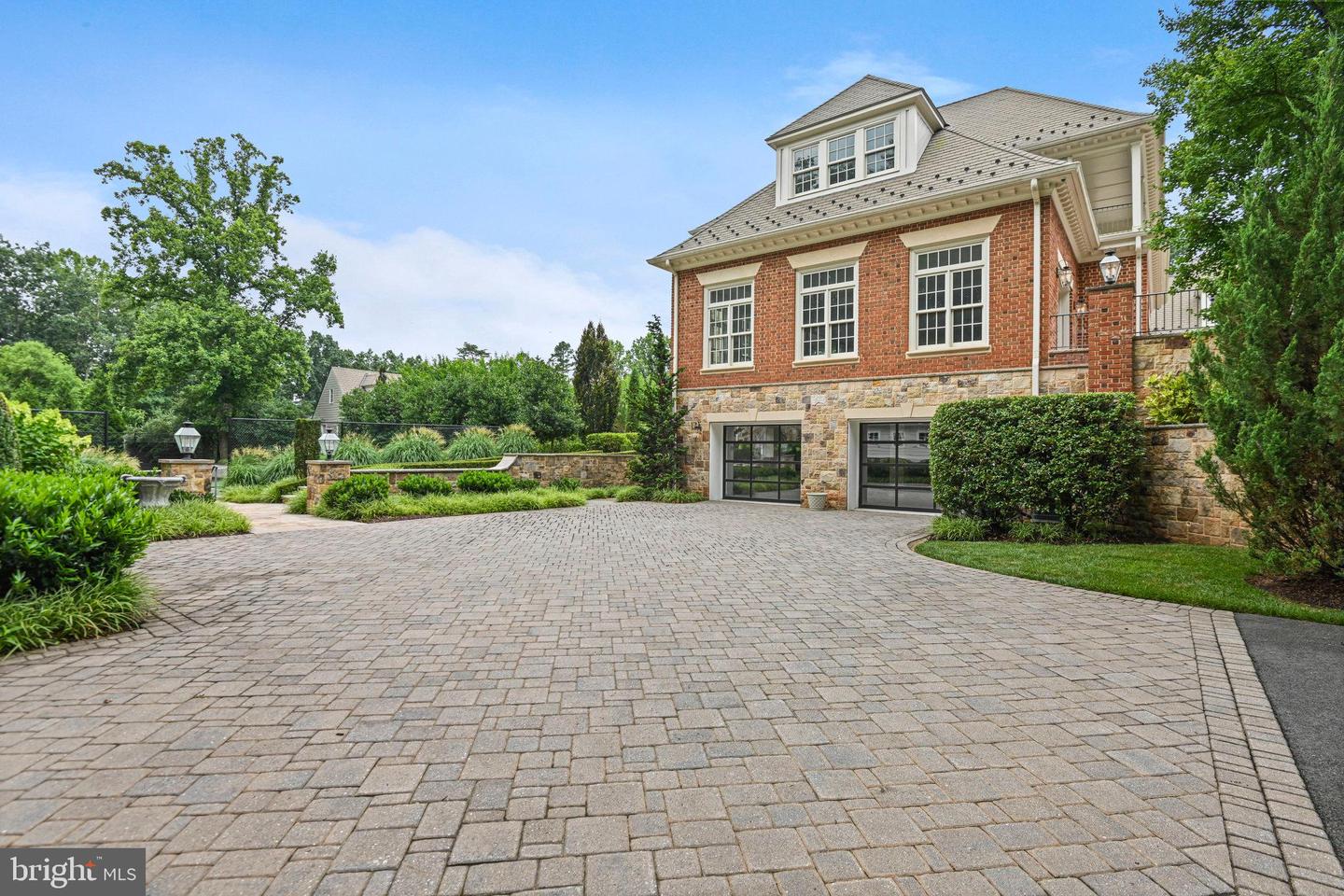 11100 KINGS CAVALIER CT, OAKTON, Virginia 22124, 6 Bedrooms Bedrooms, ,9 BathroomsBathrooms,Residential,For sale,11100 KINGS CAVALIER CT,VAFX2254638 MLS # VAFX2254638