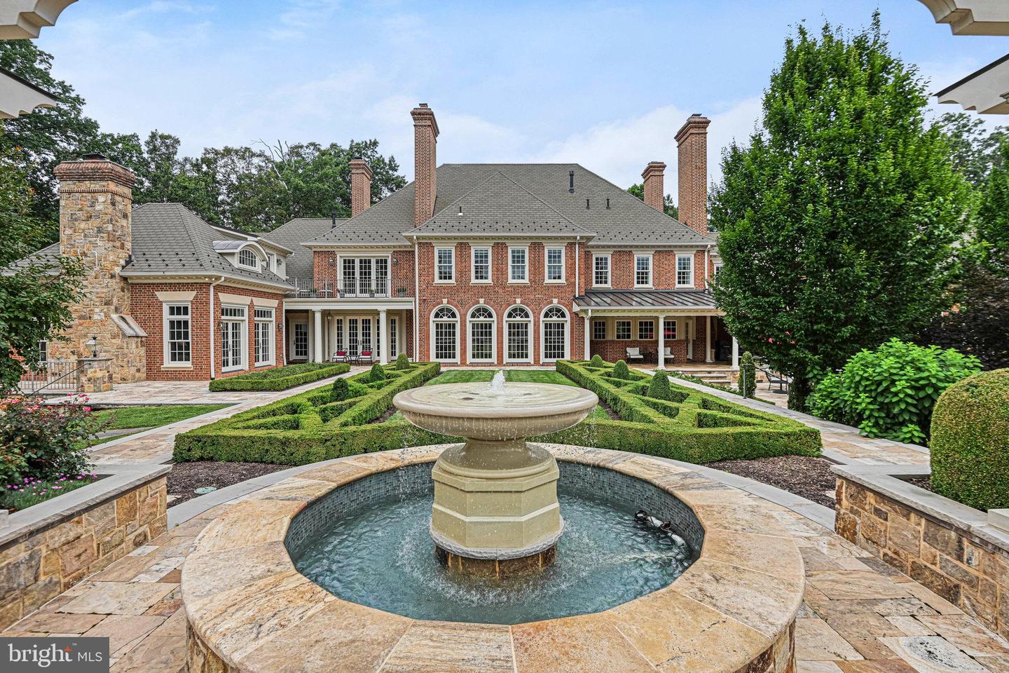 11100 KINGS CAVALIER CT, OAKTON, Virginia 22124, 6 Bedrooms Bedrooms, ,9 BathroomsBathrooms,Residential,For sale,11100 KINGS CAVALIER CT,VAFX2254638 MLS # VAFX2254638