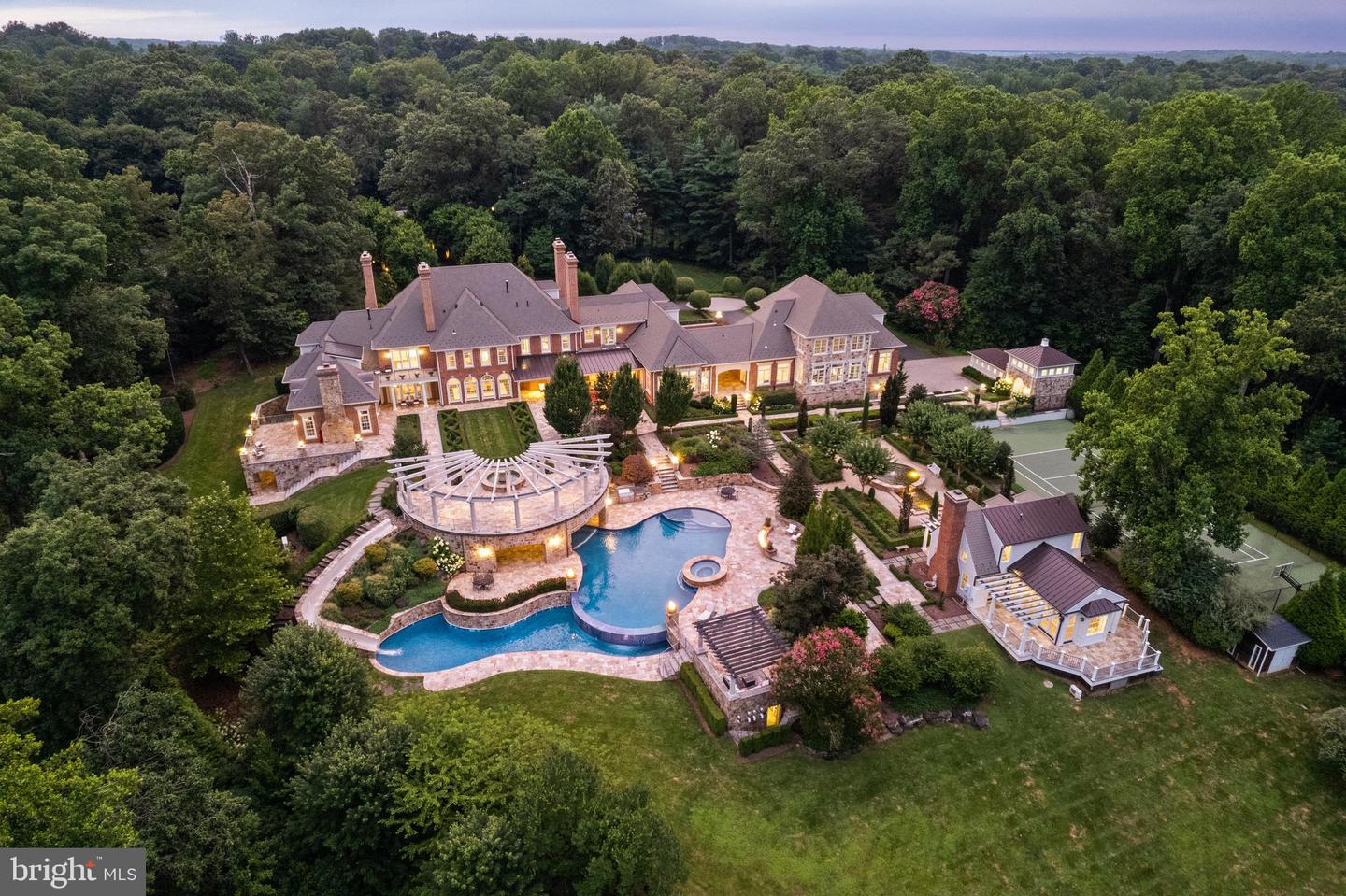 11100 KINGS CAVALIER CT, OAKTON, Virginia 22124, 6 Bedrooms Bedrooms, ,9 BathroomsBathrooms,Residential,For sale,11100 KINGS CAVALIER CT,VAFX2254638 MLS # VAFX2254638