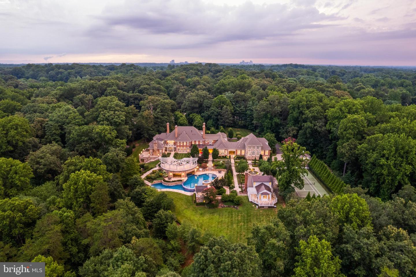 11100 KINGS CAVALIER CT, OAKTON, Virginia 22124, 6 Bedrooms Bedrooms, ,9 BathroomsBathrooms,Residential,For sale,11100 KINGS CAVALIER CT,VAFX2254638 MLS # VAFX2254638