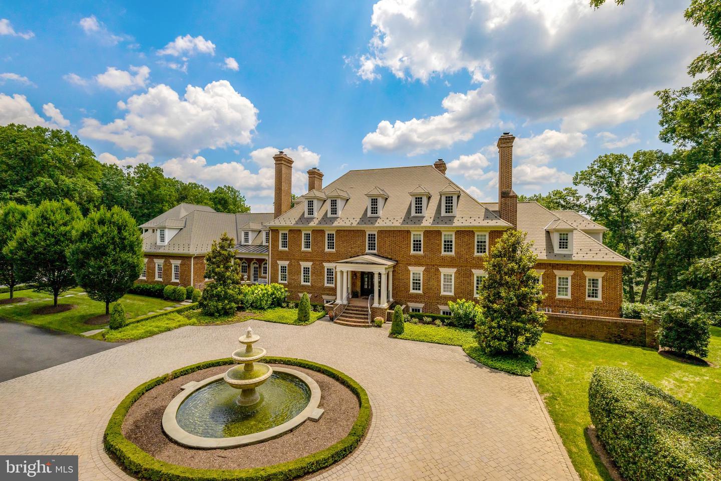 11100 KINGS CAVALIER CT, OAKTON, Virginia 22124, 6 Bedrooms Bedrooms, ,9 BathroomsBathrooms,Residential,For sale,11100 KINGS CAVALIER CT,VAFX2254638 MLS # VAFX2254638