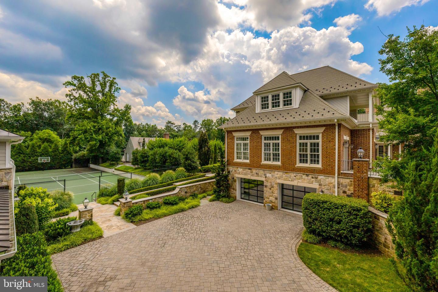 11100 KINGS CAVALIER CT, OAKTON, Virginia 22124, 6 Bedrooms Bedrooms, ,9 BathroomsBathrooms,Residential,For sale,11100 KINGS CAVALIER CT,VAFX2254638 MLS # VAFX2254638