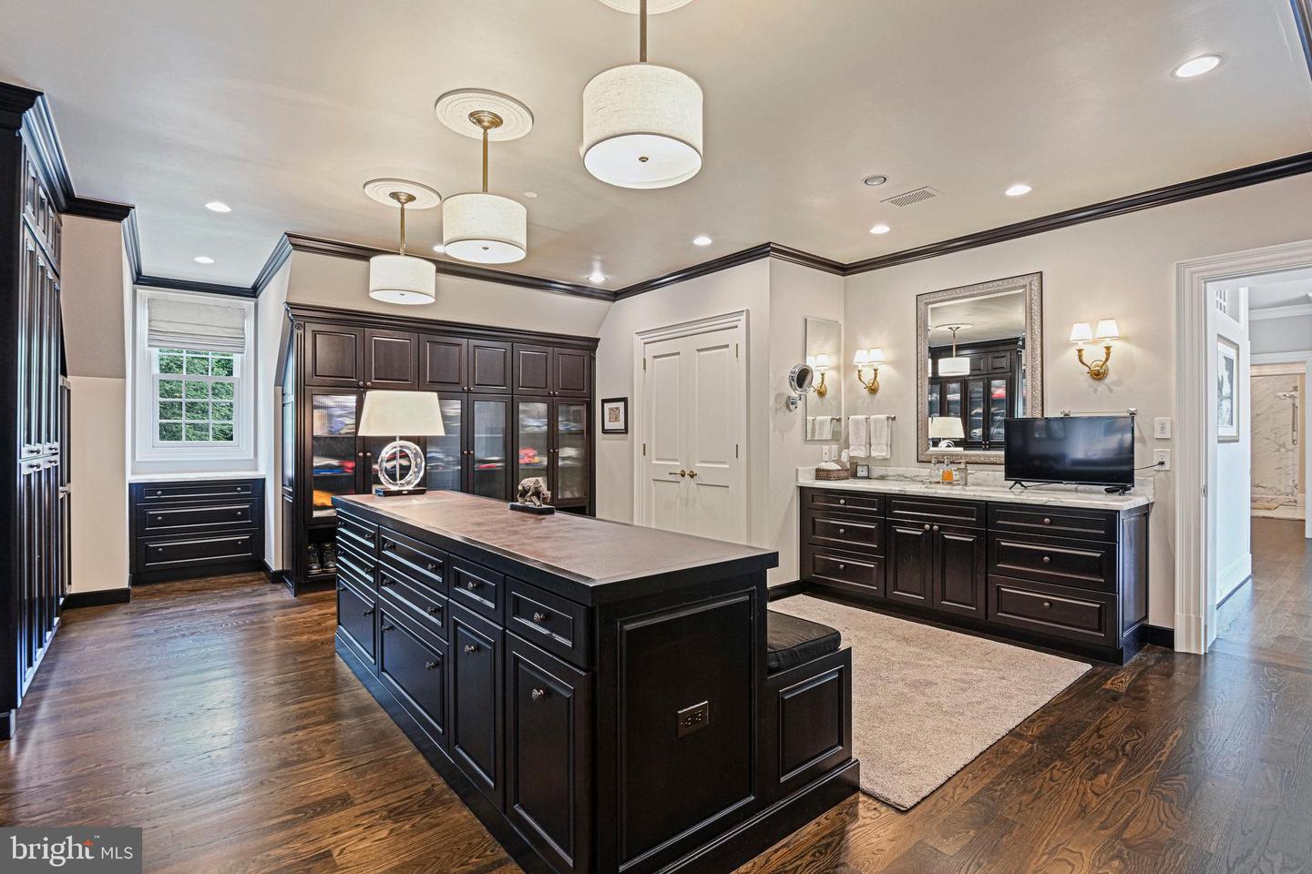 11100 KINGS CAVALIER CT, OAKTON, Virginia 22124, 6 Bedrooms Bedrooms, ,9 BathroomsBathrooms,Residential,For sale,11100 KINGS CAVALIER CT,VAFX2254638 MLS # VAFX2254638