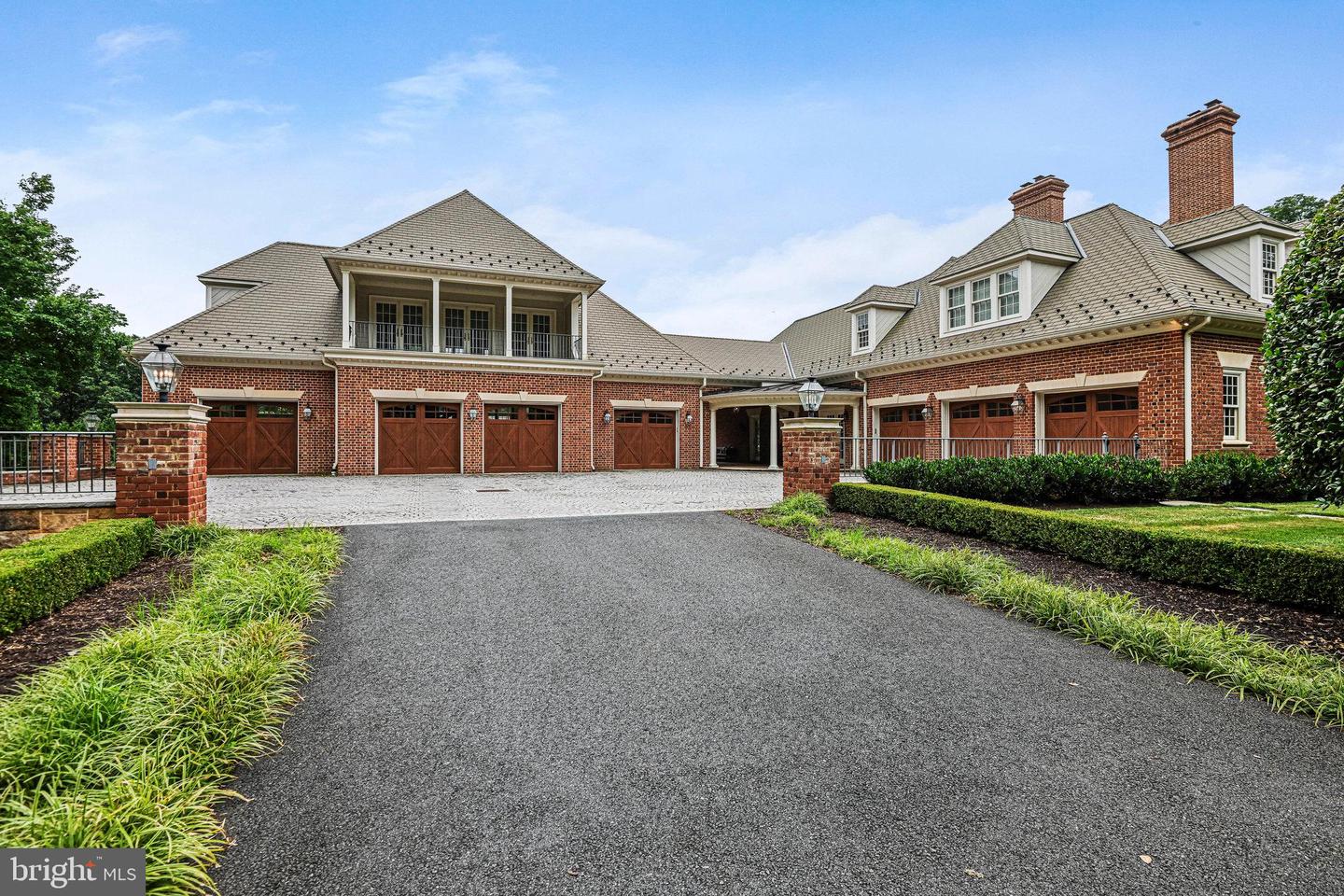 11100 KINGS CAVALIER CT, OAKTON, Virginia 22124, 6 Bedrooms Bedrooms, ,9 BathroomsBathrooms,Residential,For sale,11100 KINGS CAVALIER CT,VAFX2254638 MLS # VAFX2254638