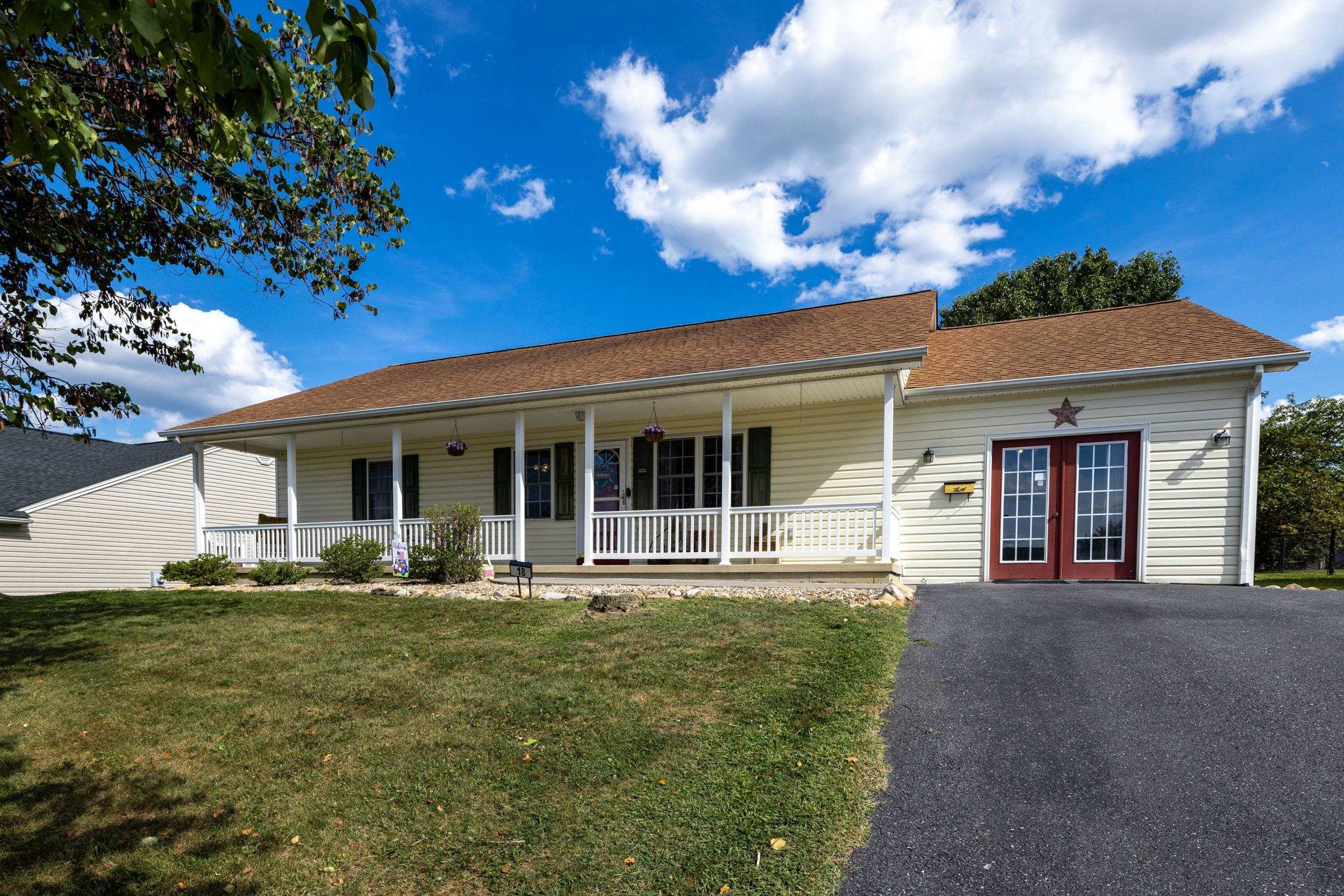 18 S FOXHALL LN, WEYERS CAVE, Virginia 24486, 4 Bedrooms Bedrooms, ,2 BathroomsBathrooms,Residential,18 S FOXHALL LN,668549 MLS # 668549