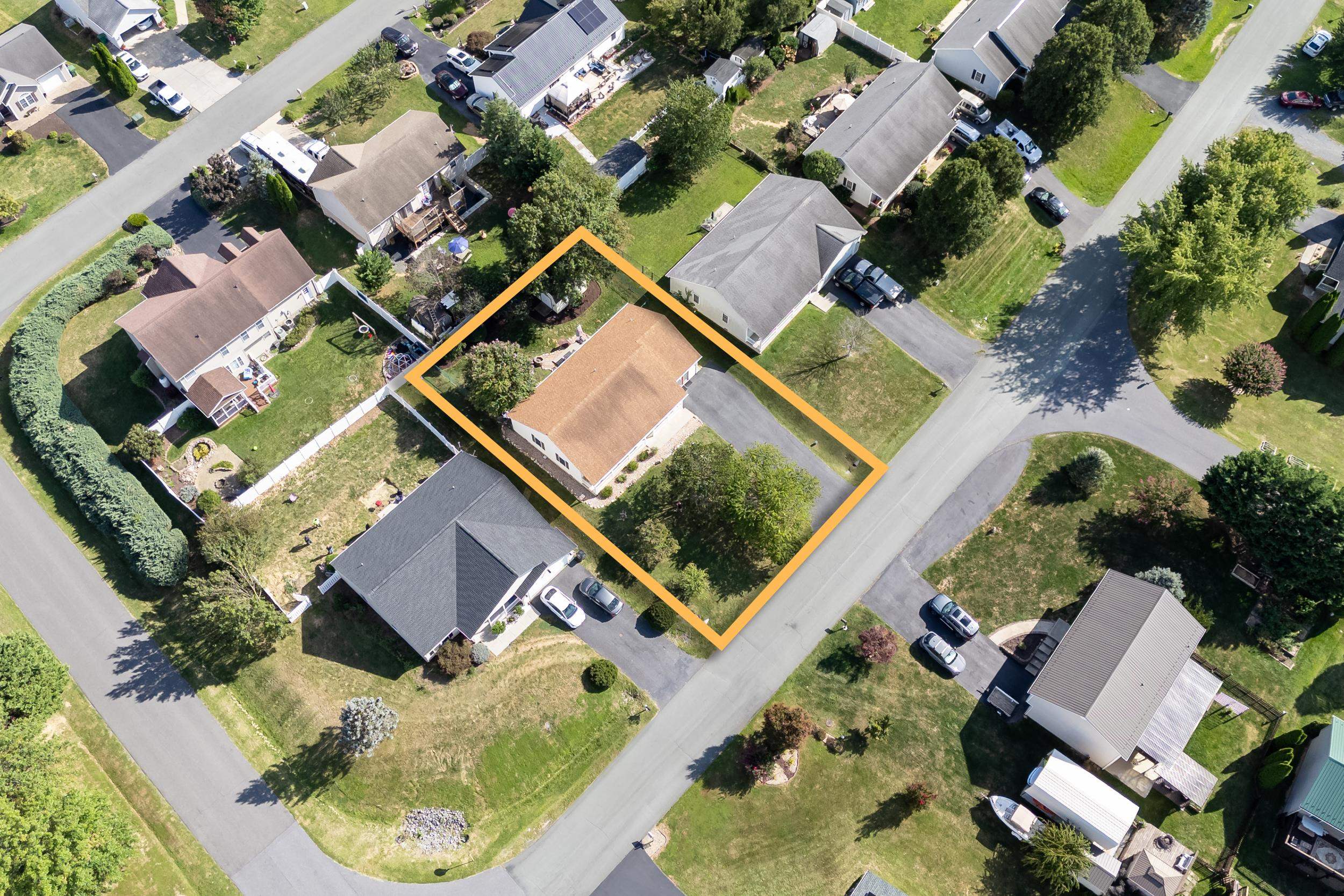 18 S FOXHALL LN, WEYERS CAVE, Virginia 24486, 4 Bedrooms Bedrooms, ,2 BathroomsBathrooms,Residential,18 S FOXHALL LN,668549 MLS # 668549