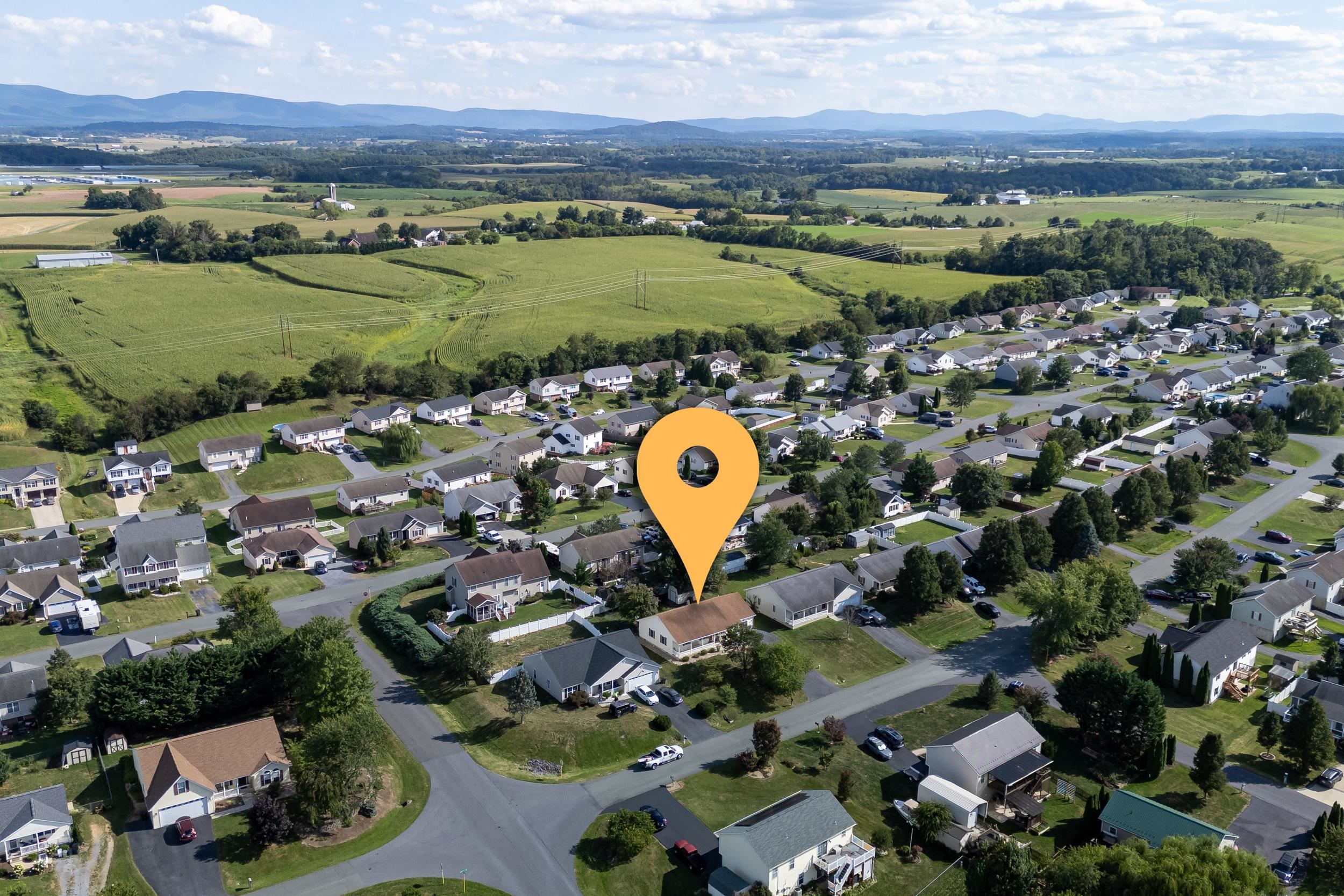 18 S FOXHALL LN, WEYERS CAVE, Virginia 24486, 4 Bedrooms Bedrooms, ,2 BathroomsBathrooms,Residential,18 S FOXHALL LN,668549 MLS # 668549