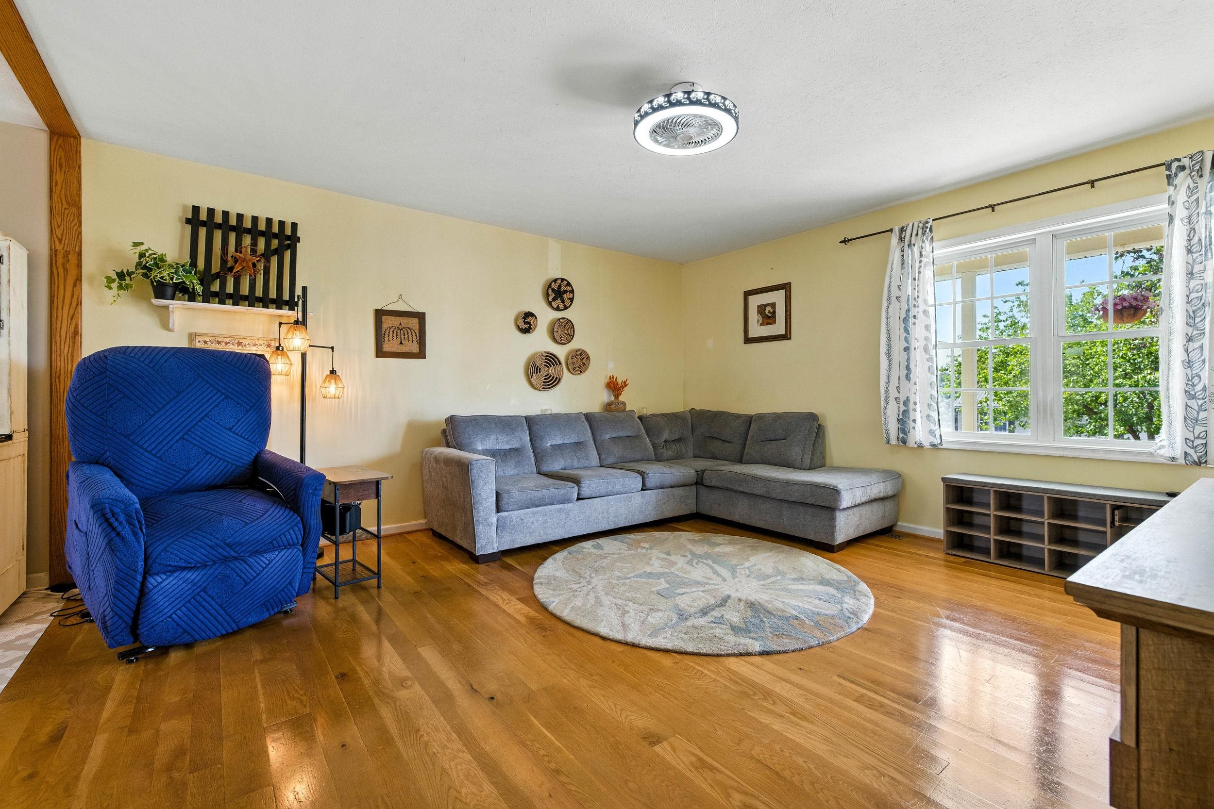 18 S FOXHALL LN, WEYERS CAVE, Virginia 24486, 4 Bedrooms Bedrooms, ,2 BathroomsBathrooms,Residential,18 S FOXHALL LN,668549 MLS # 668549
