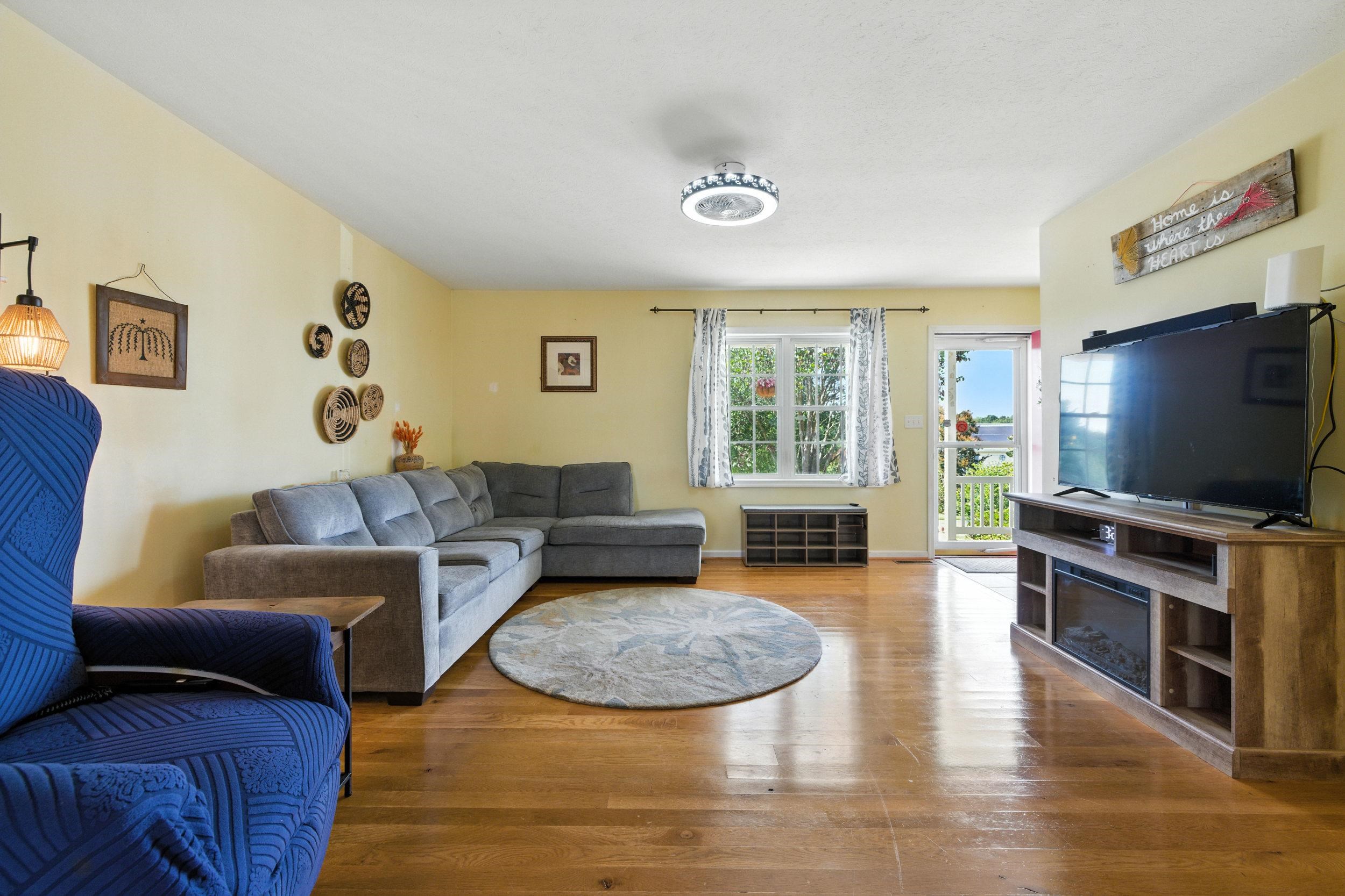 18 S FOXHALL LN, WEYERS CAVE, Virginia 24486, 4 Bedrooms Bedrooms, ,2 BathroomsBathrooms,Residential,18 S FOXHALL LN,668549 MLS # 668549