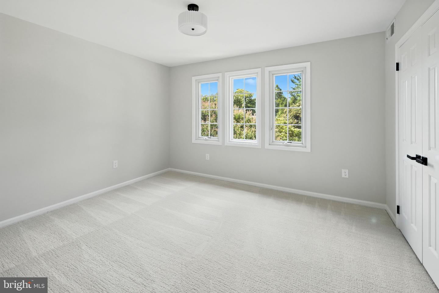 9509 LIBERTY TREE LN, VIENNA, Virginia 22182, 5 Bedrooms Bedrooms, ,3 BathroomsBathrooms,Residential,For sale,9509 LIBERTY TREE LN,VAFX2257146 MLS # VAFX2257146