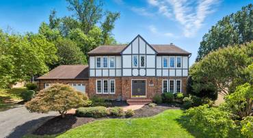 9509 LIBERTY TREE LN, VIENNA, Virginia 22182, 5 Bedrooms Bedrooms, ,3 BathroomsBathrooms,Residential,For sale,9509 LIBERTY TREE LN,VAFX2257146 MLS # VAFX2257146