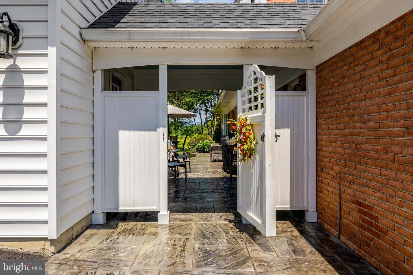 1000 W COUNTRY CLUB DR W, PURCELLVILLE, Virginia 20132, 3 Bedrooms Bedrooms, ,2 BathroomsBathrooms,Residential,For sale,1000 W COUNTRY CLUB DR W,VALO2104118 MLS # VALO2104118