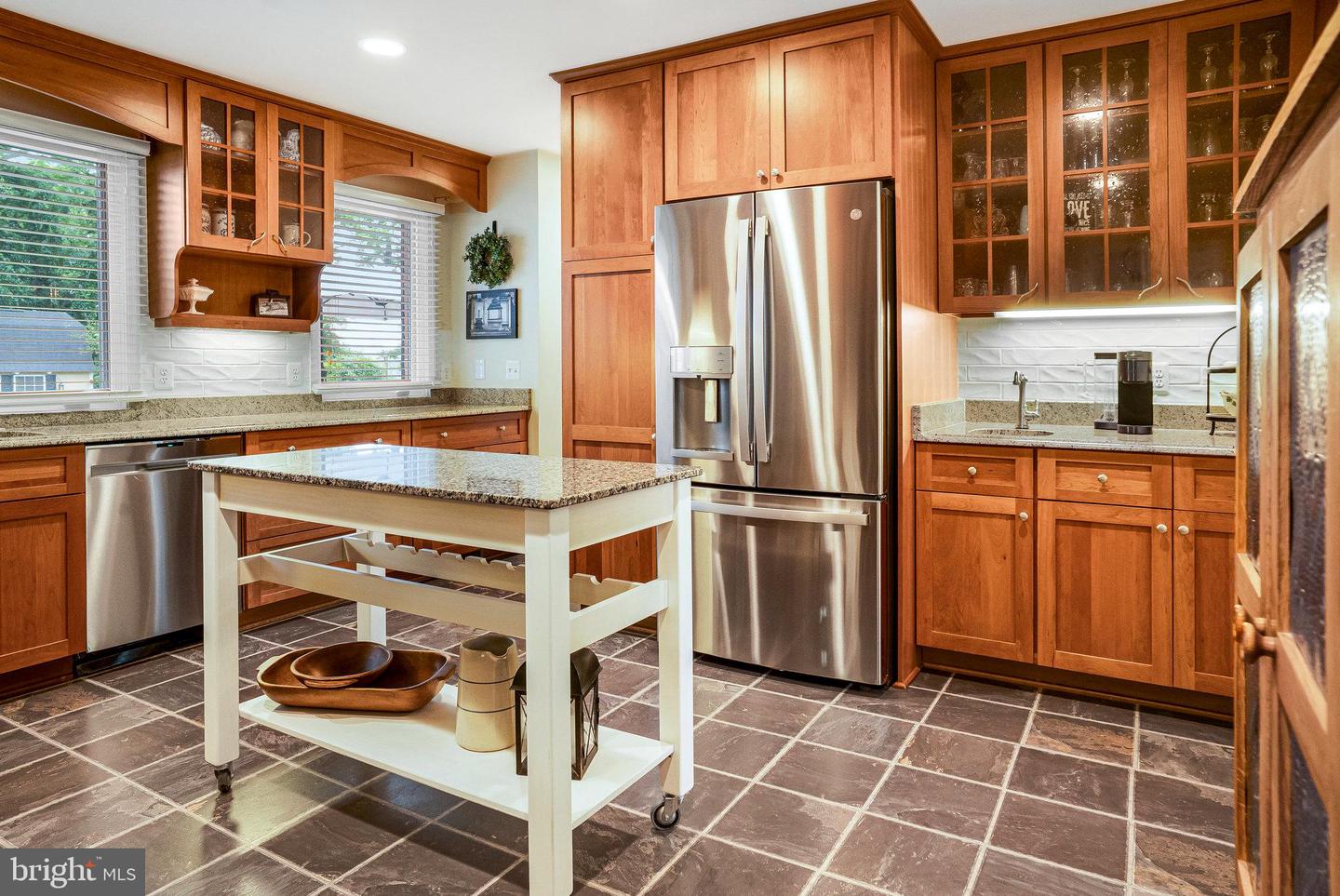 1000 W COUNTRY CLUB DR W, PURCELLVILLE, Virginia 20132, 3 Bedrooms Bedrooms, ,2 BathroomsBathrooms,Residential,For sale,1000 W COUNTRY CLUB DR W,VALO2104118 MLS # VALO2104118